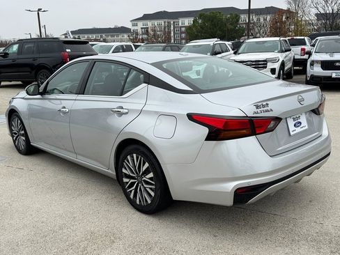 Used 2023 Nissan Altima 2.5 SV image 10
