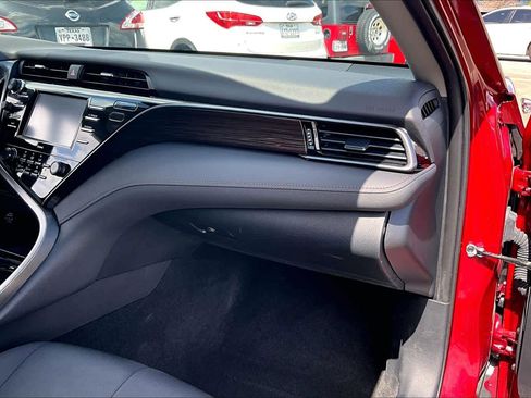 Used 2020 Toyota Camry LE image 17