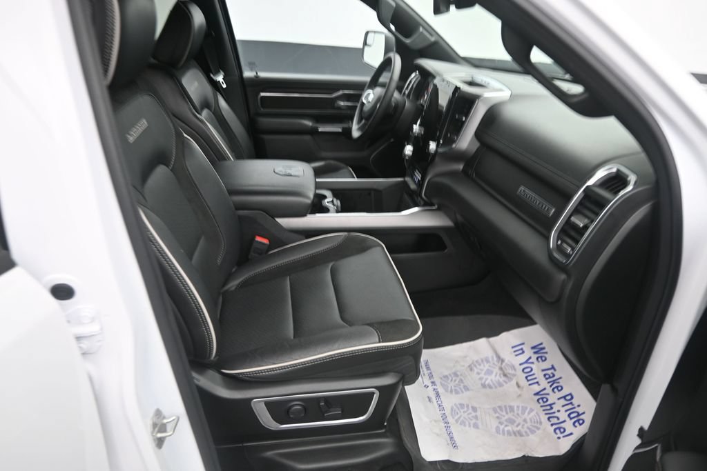 Used 2025 RAM 1500 Laramie w/ Sport Appearance Package AWD/4WD image 14