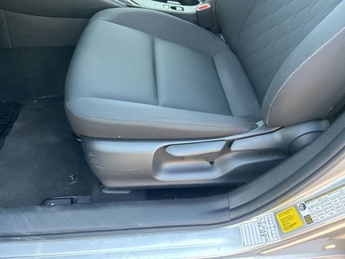 Used 2025 Toyota Corolla LE image 21