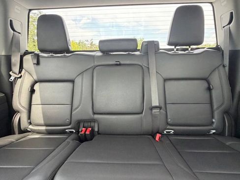 Used 2025 GMC Sierra 1500 SLT AWD/4WD image 16