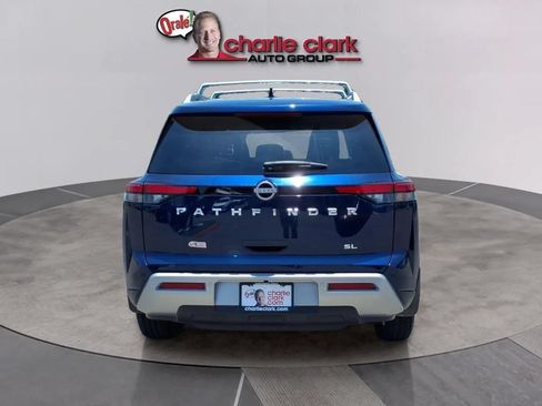 Used 2024 Nissan Pathfinder SL FWD image 4
