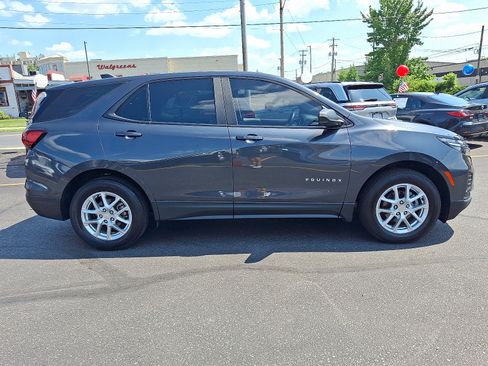 Used 2022 Chevrolet Equinox LS AWD/4WD image 6