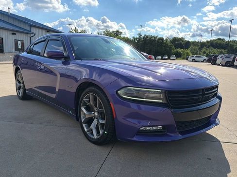 Used 2016 Dodge Charger R/T w/ Plus Group RWD image 28
