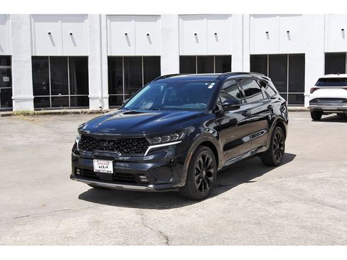 Certified 2023 Kia Sorento SX FWD image 7