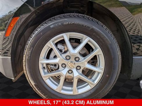 Used 2024 Chevrolet Equinox LT FWD image 9