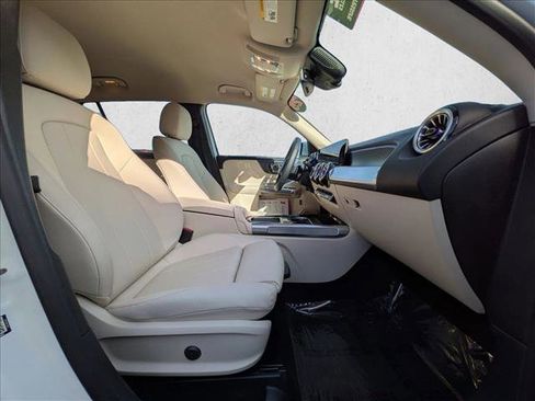 Used 2025 Mercedes-Benz GLB 250 GLB 250 image 20