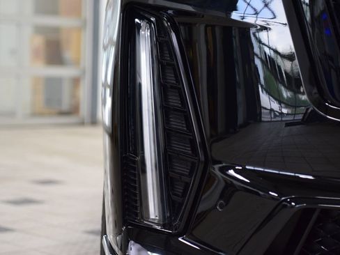 Used 2023 Cadillac Escalade V AWD/4WD image 14