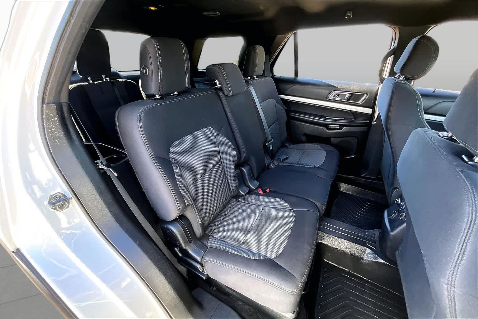Used 2017 Ford Explorer XLT FWD image 20