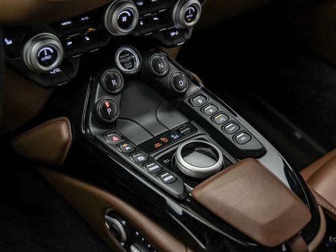 Used 2020 Aston Martin V8 Vantage Coupe RWD image 49