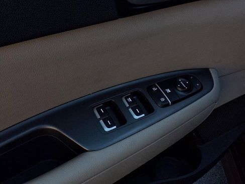 Used 2016 Kia Optima LX image 17