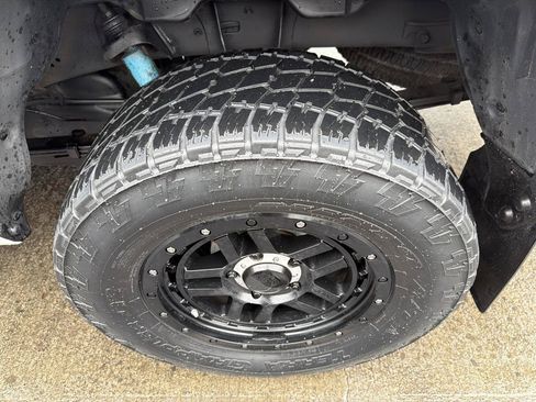 Used 2018 Toyota Tundra SR5 w/ TRD Off Road Package AWD/4WD image 17