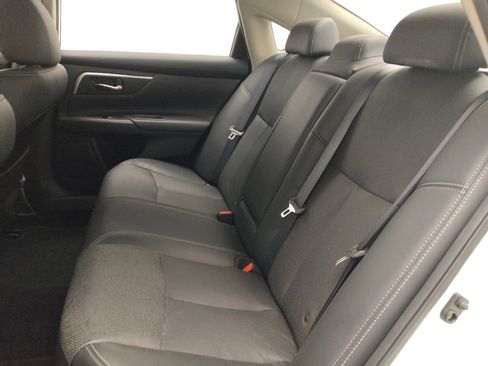 Used 2016 Nissan Altima 2.5 SL w/ 2.5 Technology Package FWD image 18