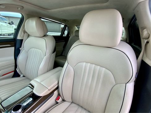 Used 2017 Genesis G90 3.3T Premium image 29