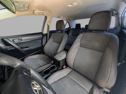 Used 2017 Toyota Corolla LE FWD image 19