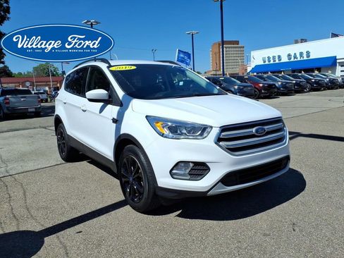 Used 2019 Ford Escape SEL AWD/4WD image 3