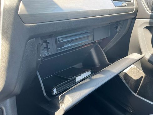 Used 2019 Volkswagen Tiguan SE FWD image 30