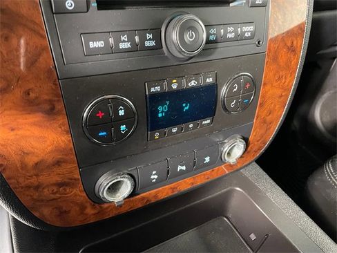 Used 2007 Chevrolet Suburban LT w/ LT Preferred Equipment Group image 8