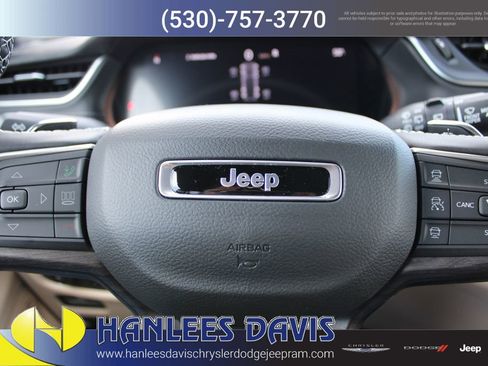 New 2025 Jeep Grand Cherokee Limited w/ Luxury Tech Group II AWD/4WD image 31