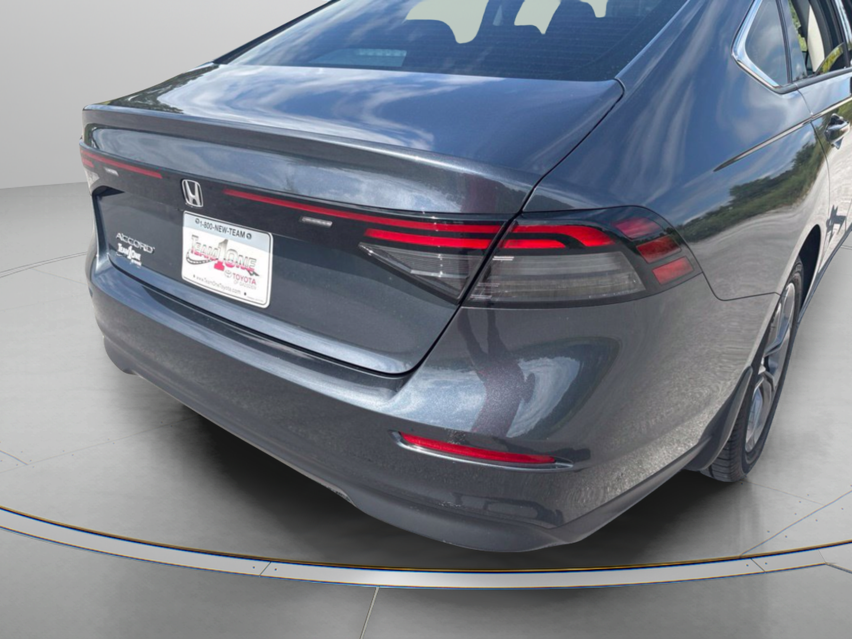 Used 2023 Honda Accord EX image 11