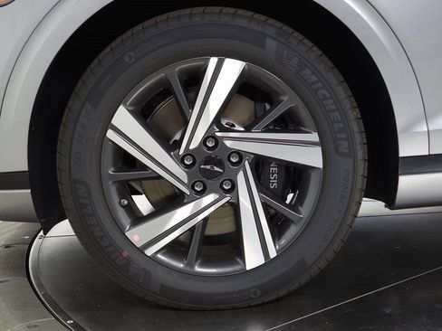 Used 2026 Genesis GV70 3.5T Sport Advanced image 8