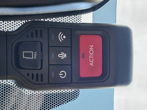 Used 2024 Toyota Tacoma TRD Off-Road image 43