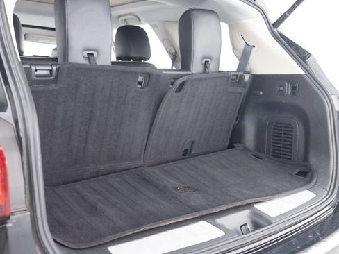 Used 2017 INFINITI QX60 Luxe w/ Deluxe Technology Package image 41