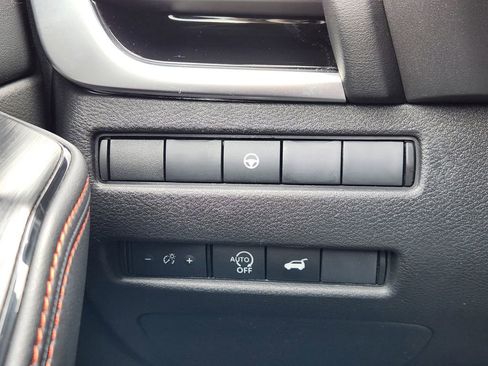 Used 2025 Nissan Rogue SV AWD/4WD image 18