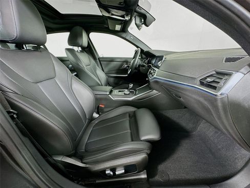 Used 2022 BMW 330i xDrive Sedan w/ Driving Assistance Package image 29