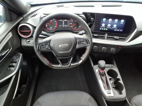 Used 2024 Chevrolet Trax RS w/ Driver Confidence Package image 17