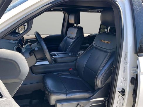 Used 2025 Ford Expedition Tremor AWD/4WD image 23