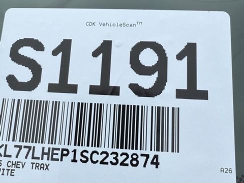 Used 2025 Chevrolet Trax LT w/ LT Convenience Package image 32