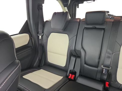 New 2026 Ford Bronco Outer Banks w/ Sasquatch Package AWD/4WD image 40