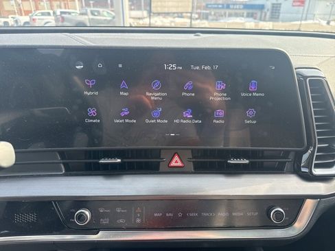 Used 2024 Kia Sportage EX w/ EX Premium Package image 16