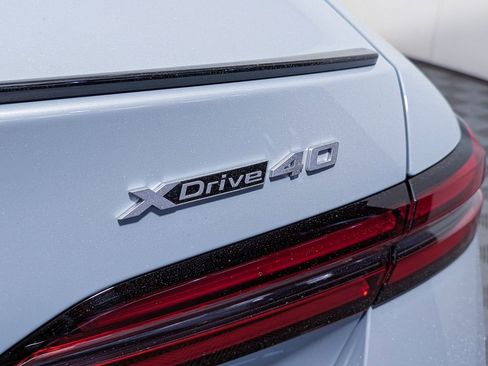 New 2026 BMW i5 eDrive40 image 5