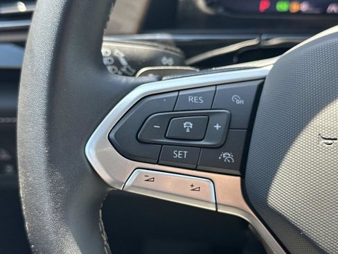 Used 2025 Volkswagen Atlas SE AWD/4WD image 23