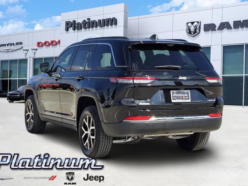 New 2025 Jeep Grand Cherokee Limited w/ Luxury Tech Group II image 4