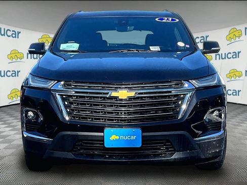 Used 2023 Chevrolet Traverse LT w/ Rear Camera Mirror Package image 2