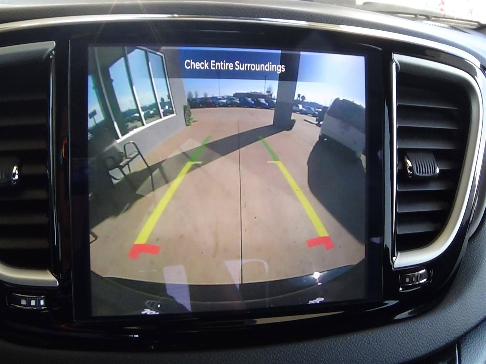 Certified 2025 Chrysler Pacifica Select FWD image 29