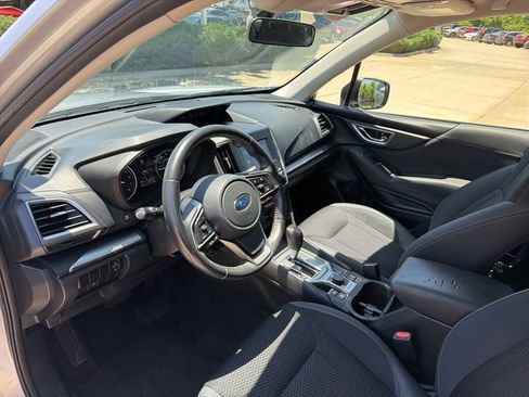 Used 2020 Subaru Forester Premium AWD/4WD image 5