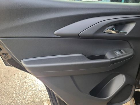 Used 2024 Chevrolet TrailBlazer LS image 15