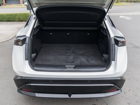 Used 2024 Nissan Ariya AWD image 8