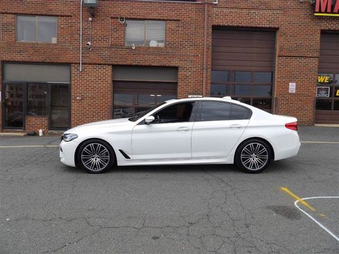 Used 2019 BMW 530i xDrive w/ M Sport Package image 4