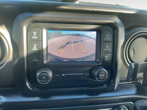 Used 2020 Jeep Wrangler Sport image 19