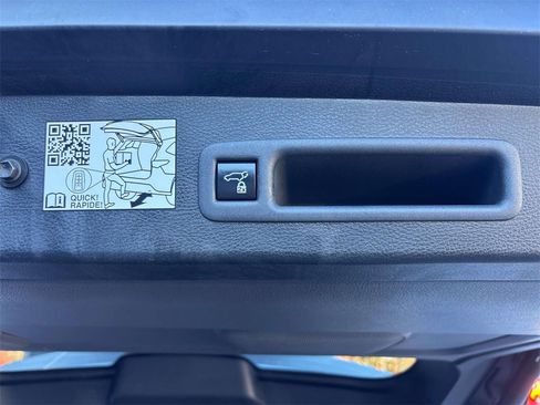 Used 2024 Toyota Sienna XLE image 15