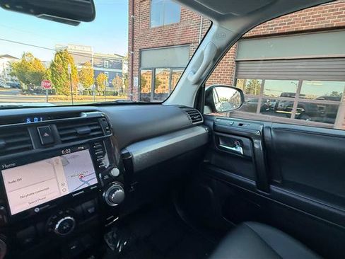 Used 2020 Toyota 4Runner TRD Off-Road Premium w/ Moonroof Package AWD/4WD image 37