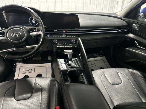 Used 2023 Hyundai Elantra Limited FWD image 14