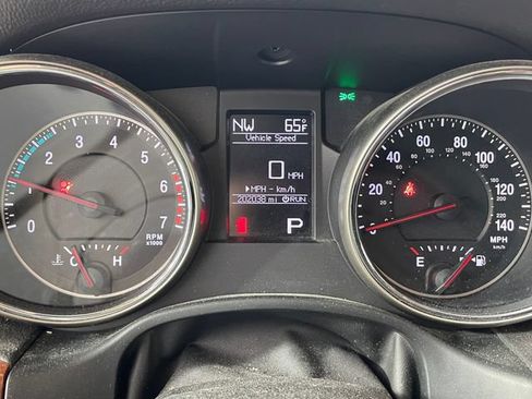 Used 2013 Jeep Grand Cherokee Limited w/ Advance Technology Group AWD/4WD image 5