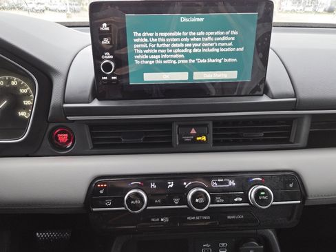 Used 2025 Honda Pilot EX-L image 30