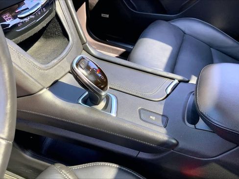 Used 2018 Cadillac XT5 Luxury w/ Driver Awareness Package image 17